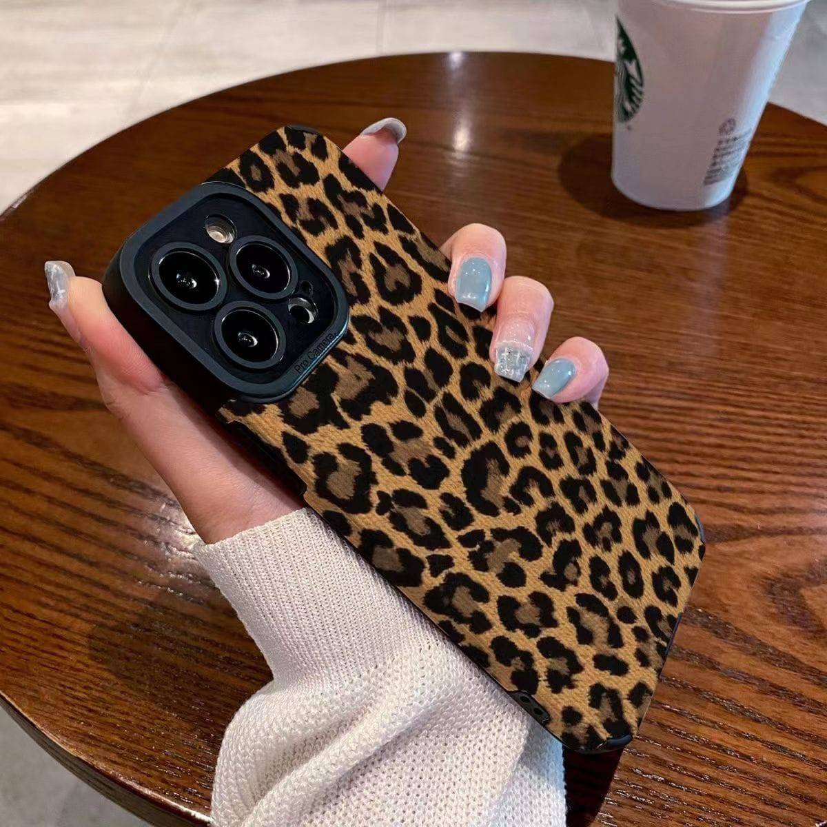 The Brown Leopard Case - iPhone